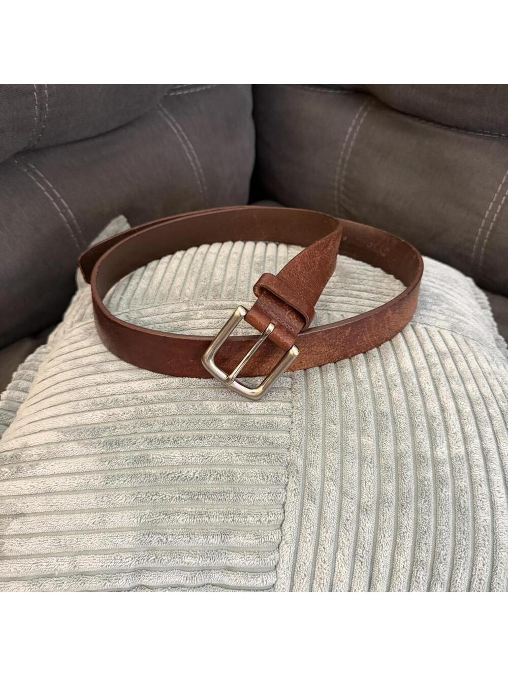 Vineyard Vine brown leather belt size 40 #preppy #leather brass buckle